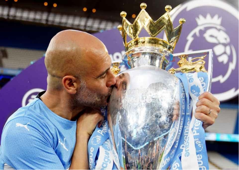 Pep Guardiola Extends Manchester City Deal to 2025