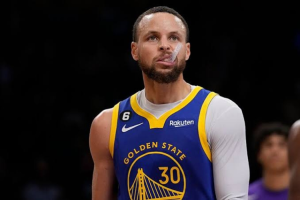 Steph Curry Takes Home Clutch Player of the Year Award